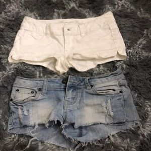 2 PAIRS OF LOW RISE CHEEKY SHORTS